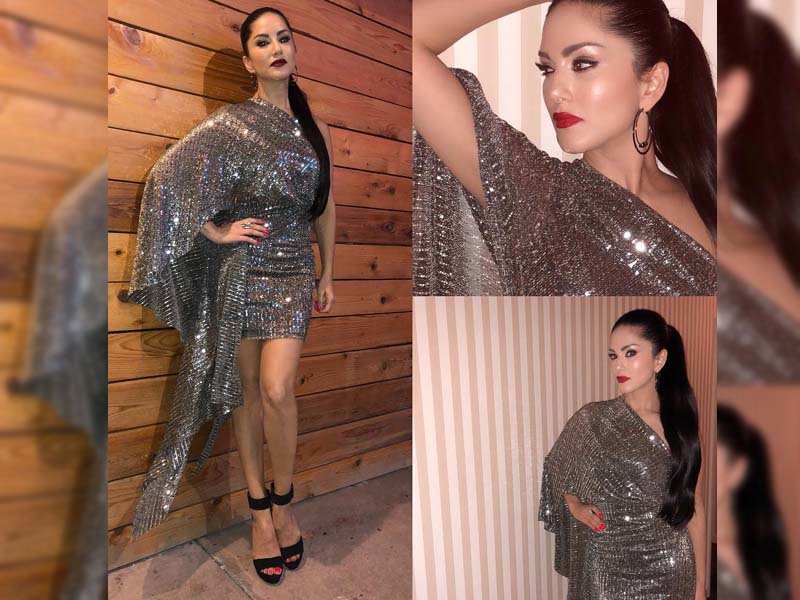 Pic: Sunny Leone looks smouldering in her glittery outfit