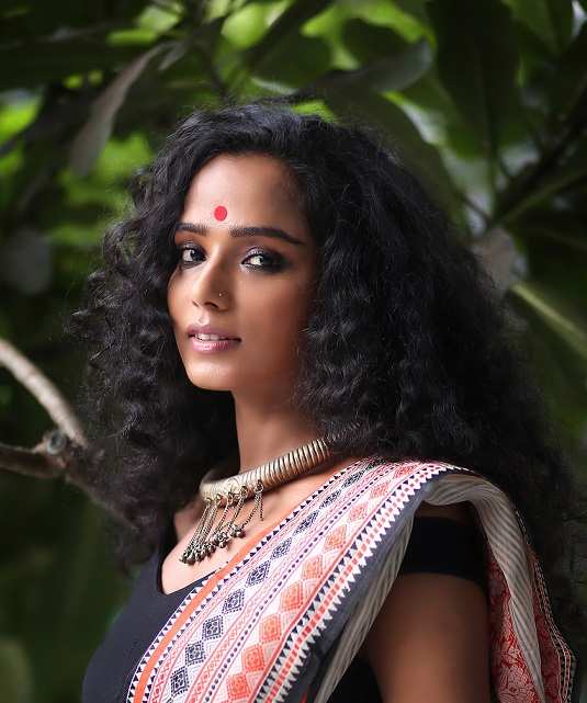 Tuhina Das is fashionably Puja-ready | Bengali Movie News - Times of India