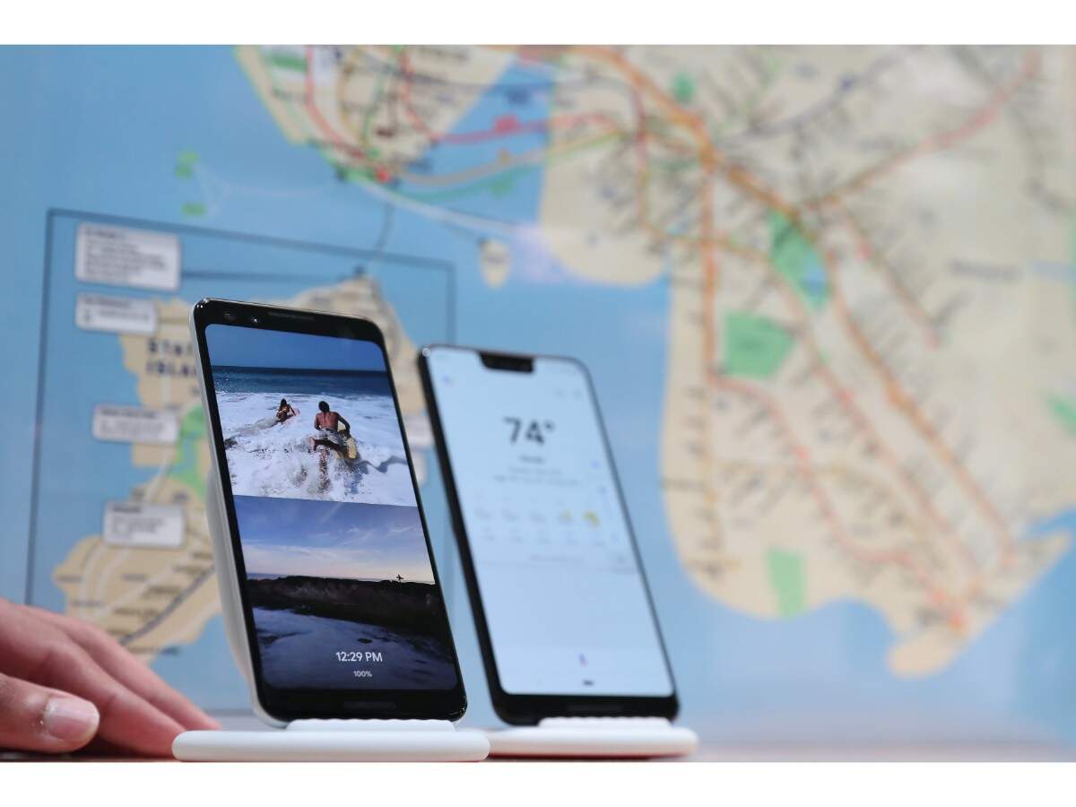 Both Google Pixel 3 and Pixel 3 XL come in 4GB RAM and 64GB/128GB storage variants.