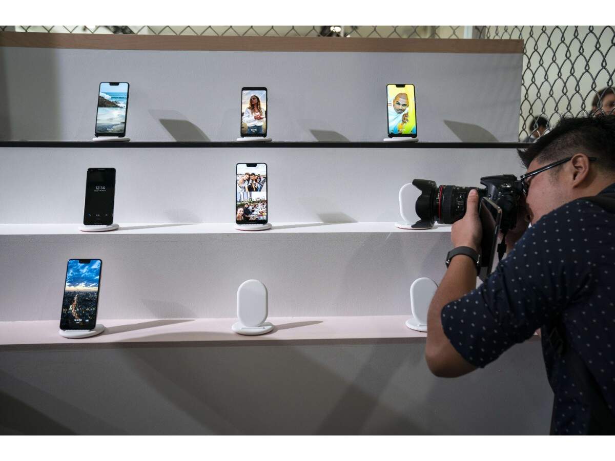 Google Pixel 3 and Pixel 3 XL are the first smartphones to come with Android 9.0 Pie.