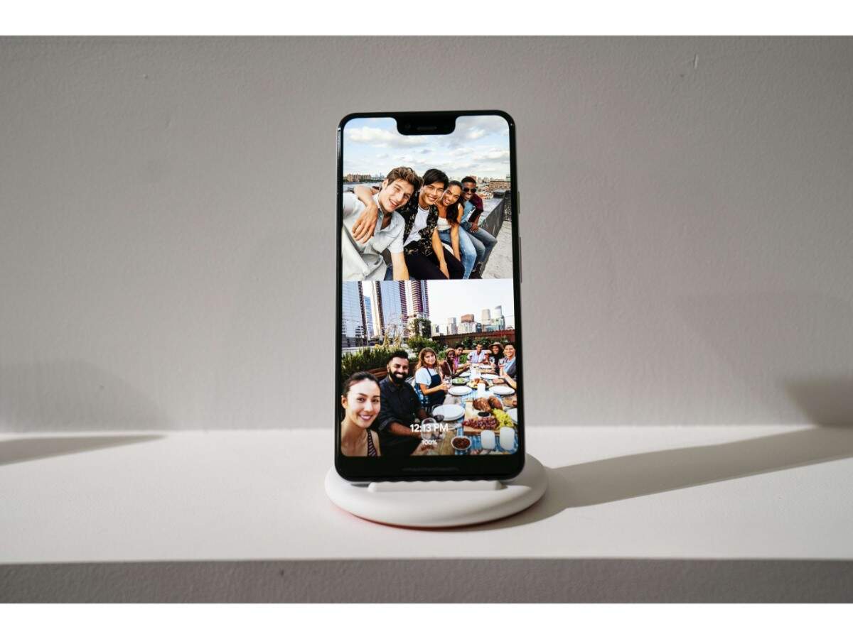 They instead have dual front-facing cameras. On camera front, Google is touting features like Super Res Zoom, Night Sight low-light mode and Photobooth mode.