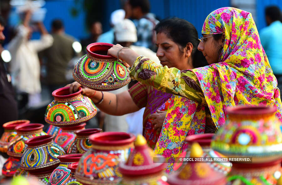 Navratri 2018: Nine-day festival begins with great fervour