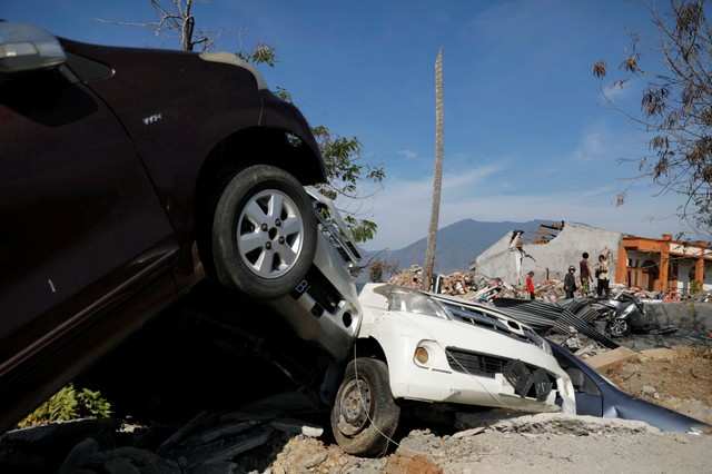 Disturbing pictures of earthquake aftermath in Indonesia