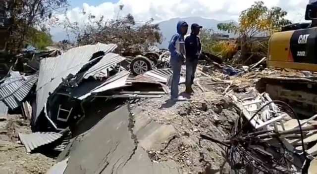 Disturbing pictures of earthquake aftermath in Indonesia