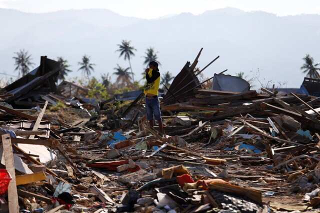 Disturbing pictures of ​earthquake aftermath​ in Indonesia​