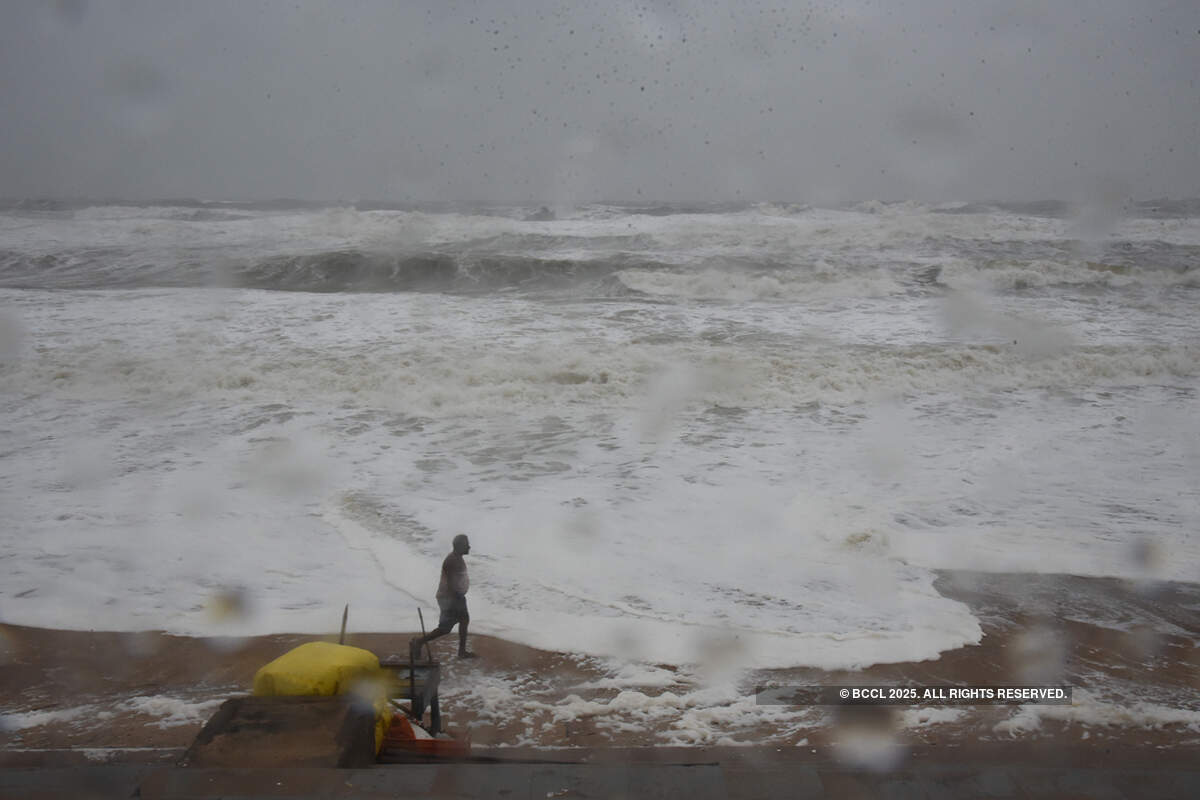 Cyclone Titli lashes Odisha, Andhra Pradesh