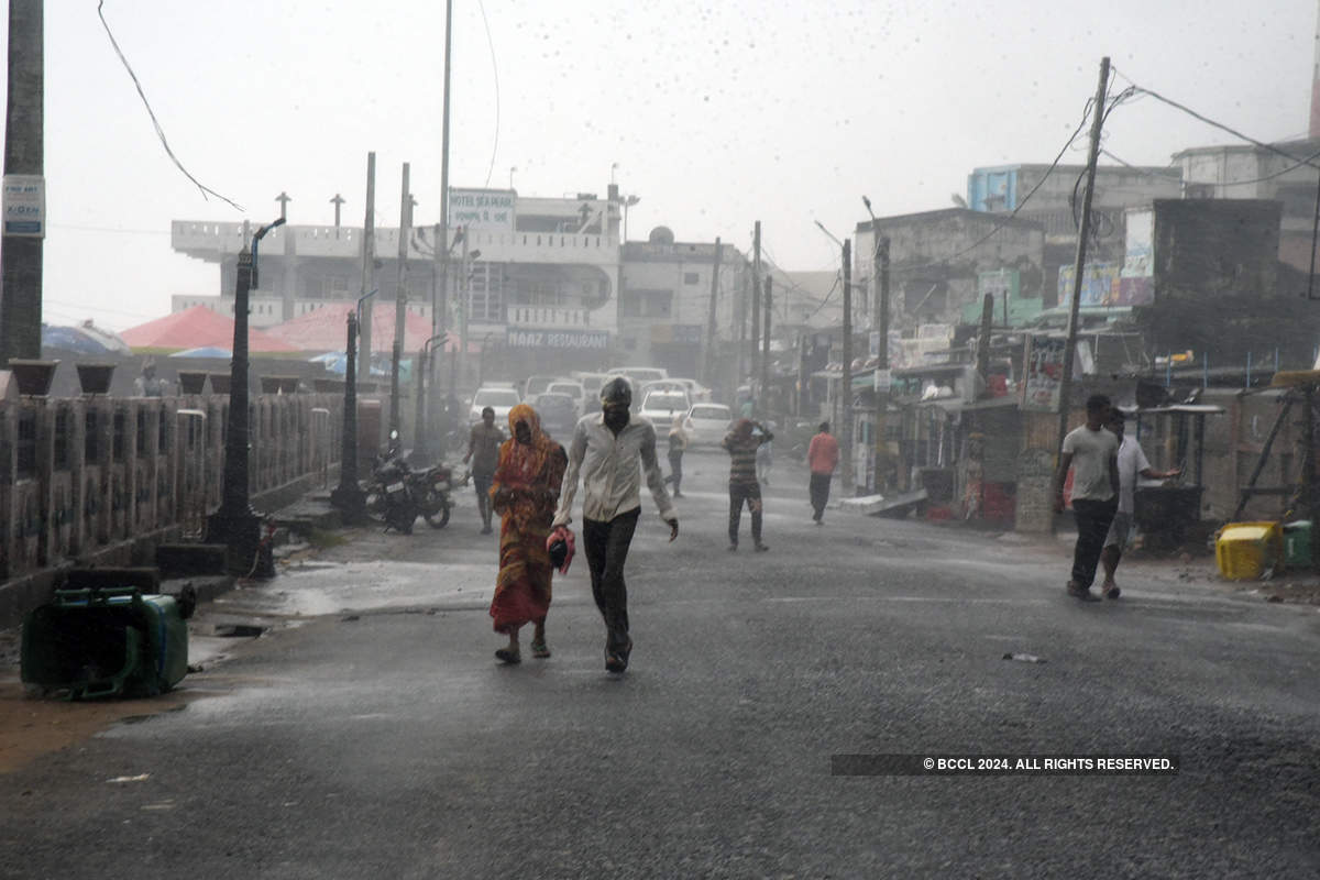 Cyclone Titli lashes Odisha, Andhra Pradesh