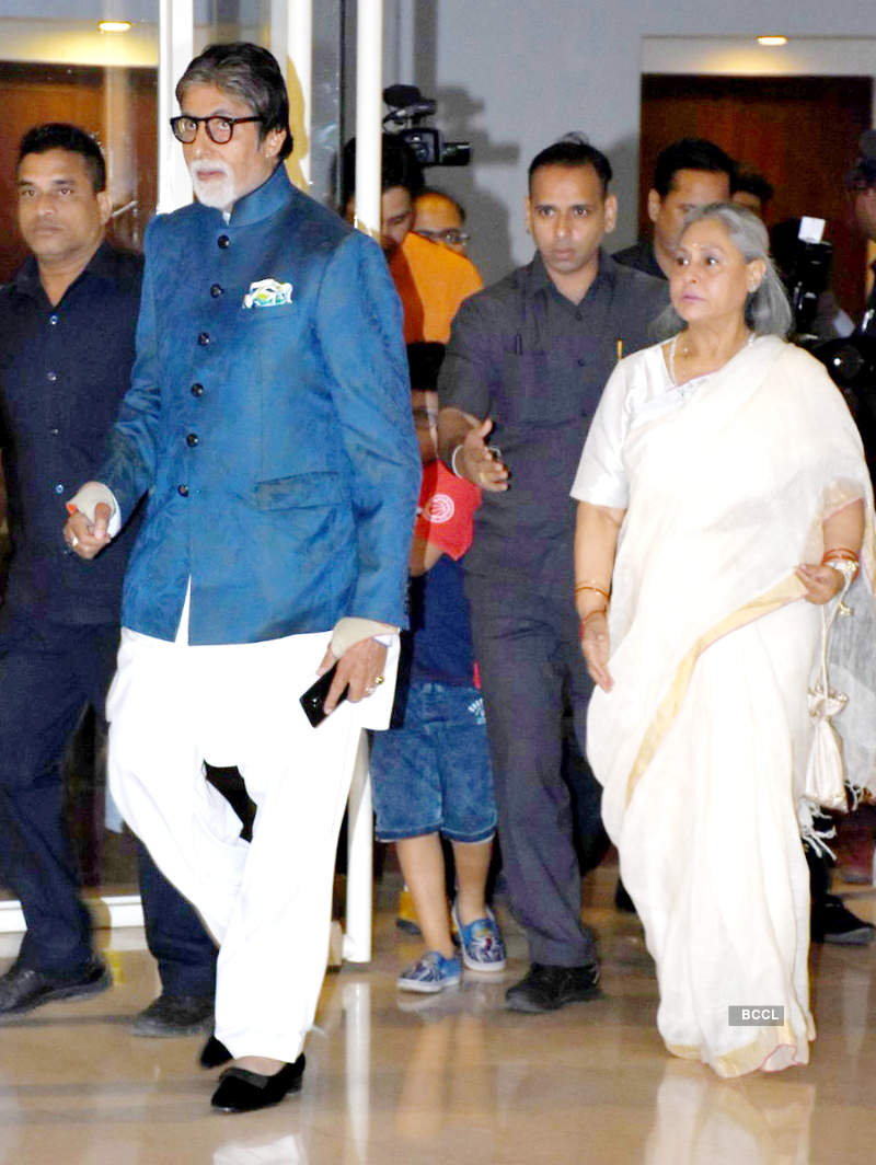 Amitabh and Jaya Bachchan unveil daughter Shweta's book