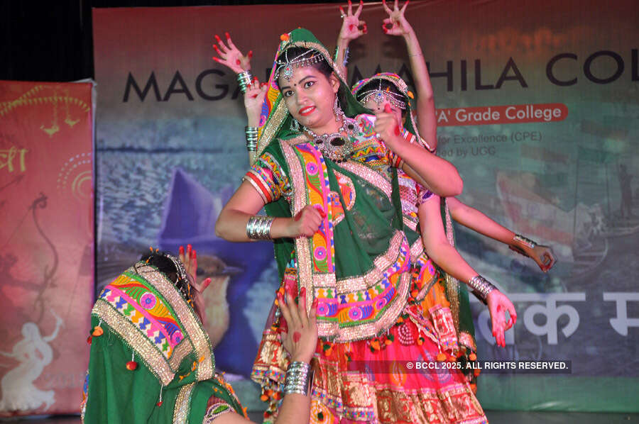 Garba & dandiya raas add Gujarati flavour to Navratri celebrations