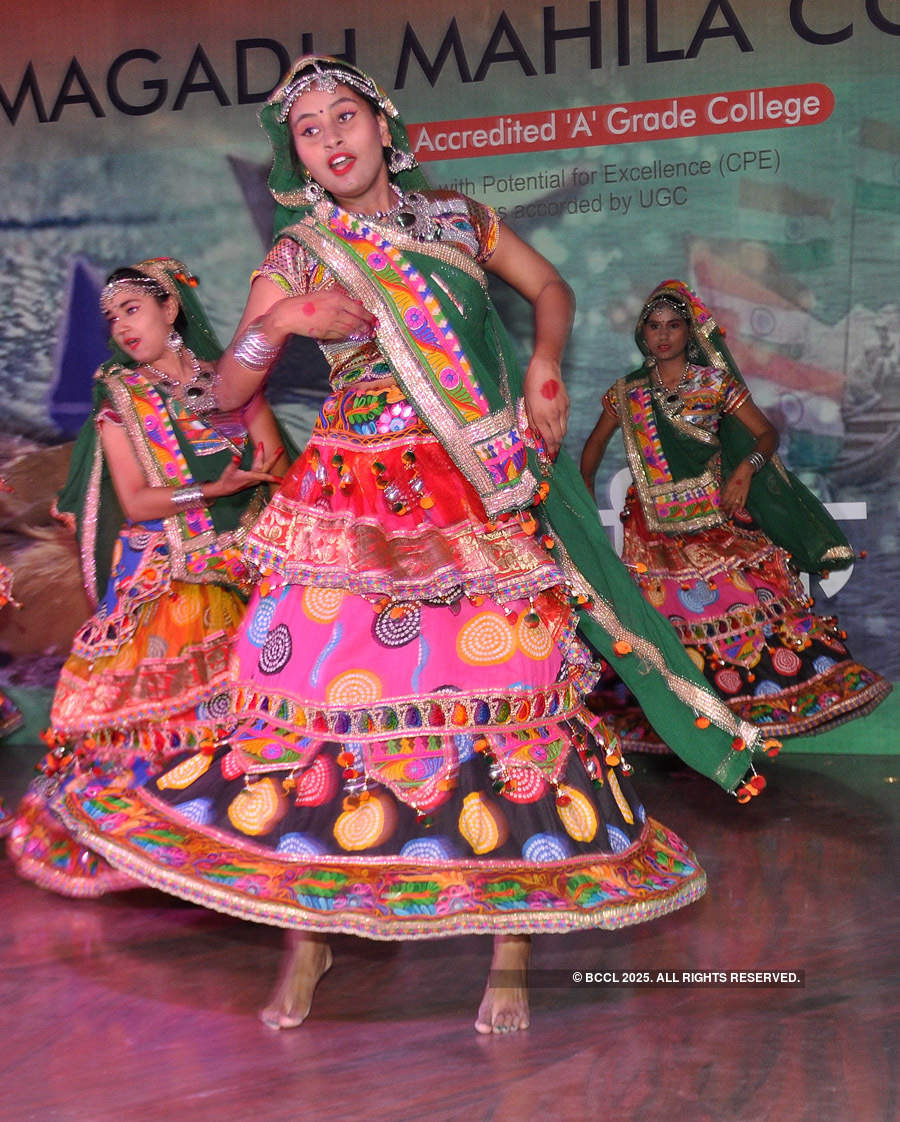 Garba & dandiya raas add Gujarati flavour to Navratri celebrations