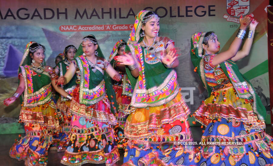 Garba & dandiya raas add Gujarati flavour to Navratri celebrations