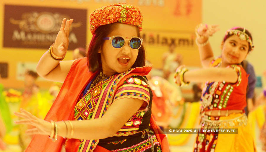 Garba & dandiya raas add Gujarati flavour to Navratri celebrations