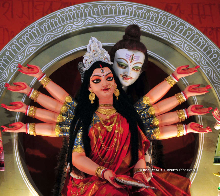 Durga Puja 2018: Theme-based pandals grab eyeballs