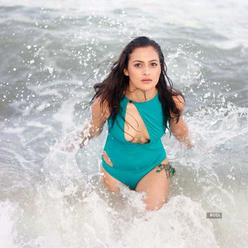  Natalee Fernando's pictures