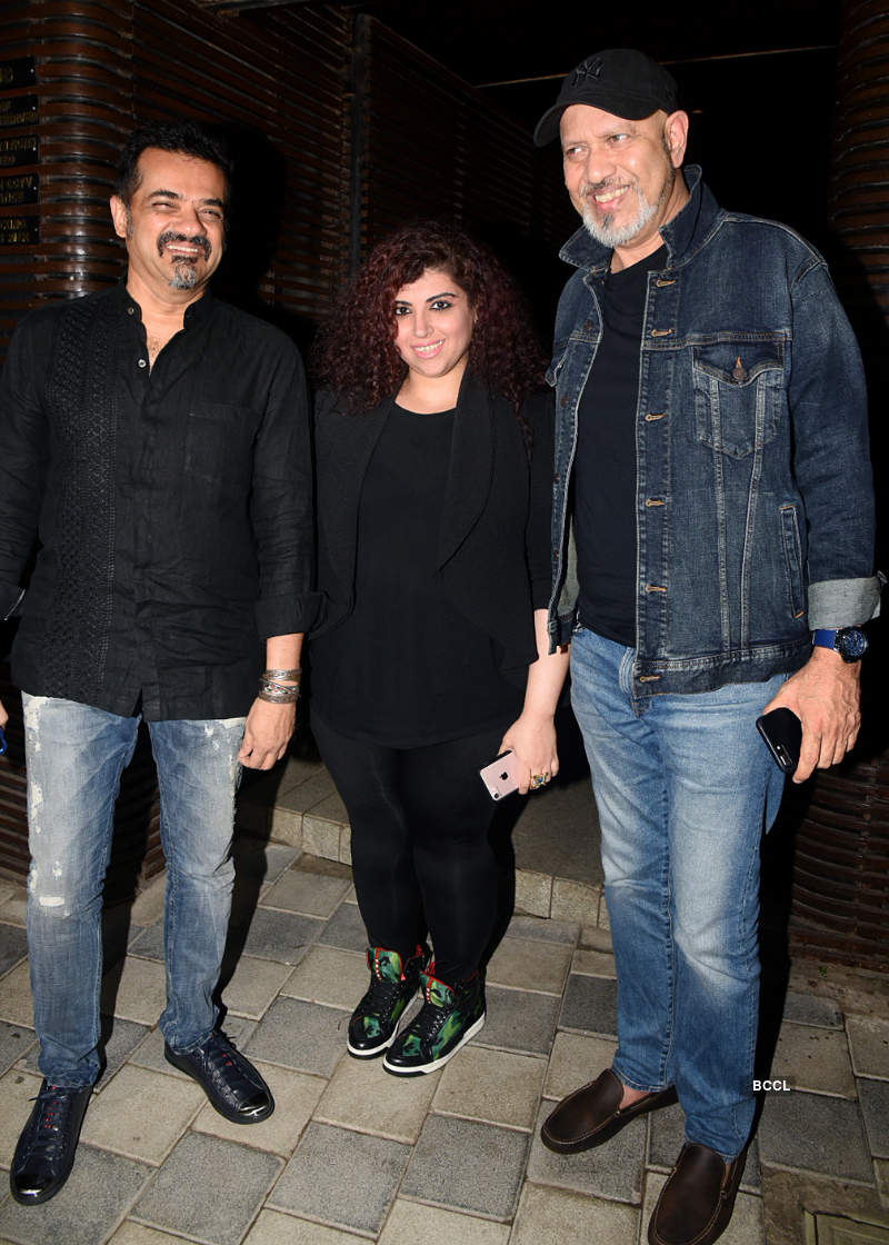 Kangana Ranaut ups the glam quotient at the Wrap Up Party of 'Manikarnika'