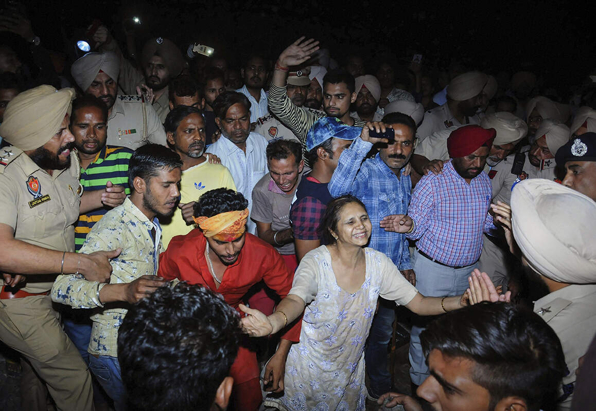 Amritsar train tragedy pictures