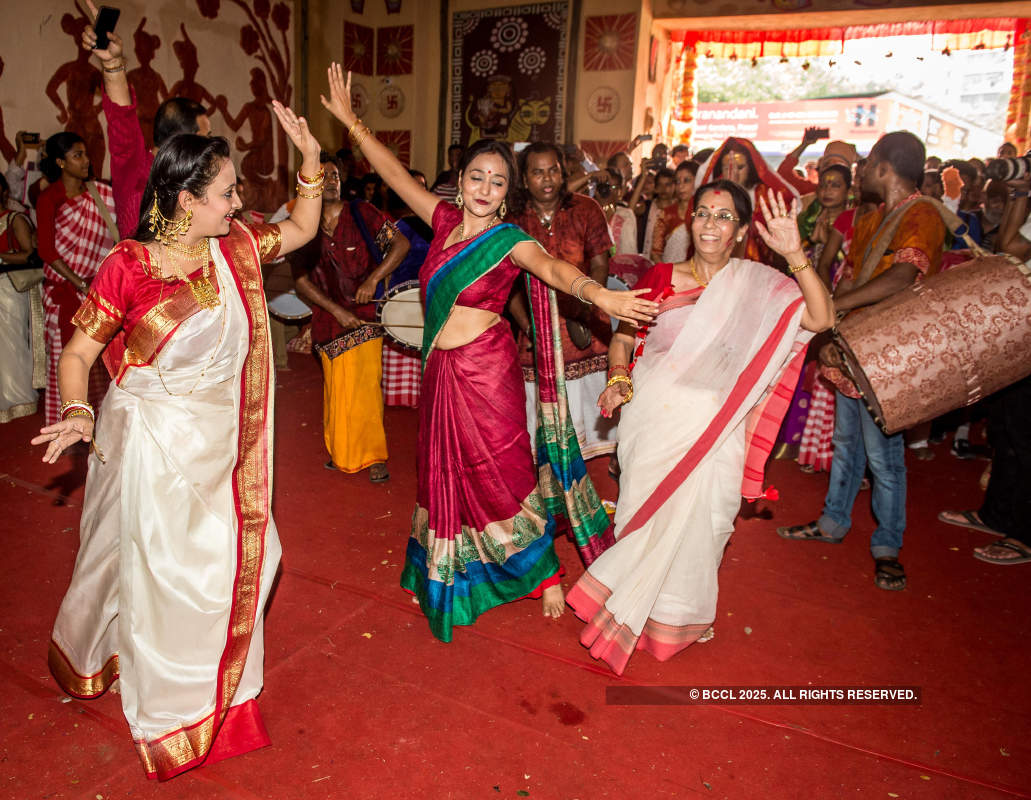 Celebs participate in 'Sindoor Khela' celebrations