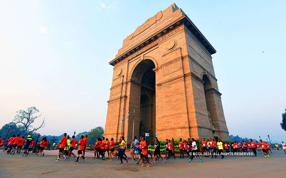 Interesting pictures from Delhi Half Marathon 2018