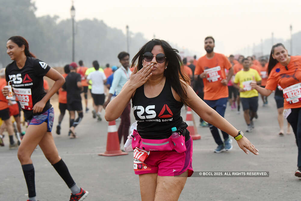 Interesting pictures from Delhi Half Marathon 2018