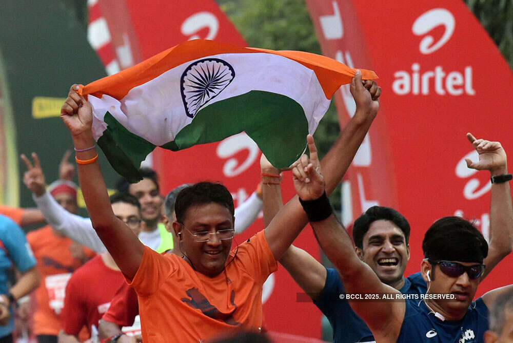 Interesting pictures from Delhi Half Marathon 2018