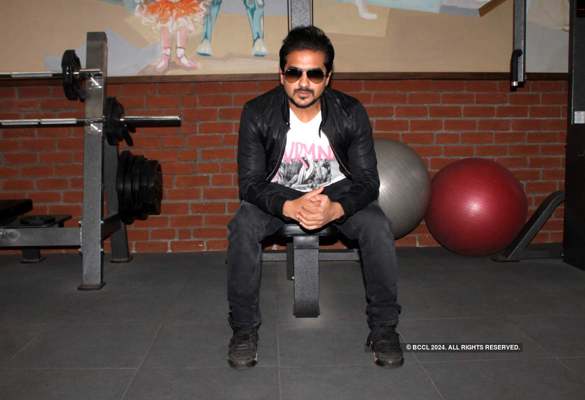 Marathi actor Pushkar Jog's exclusive photoshoot