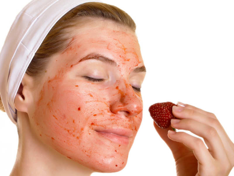 A strawberry scrub youthful skin