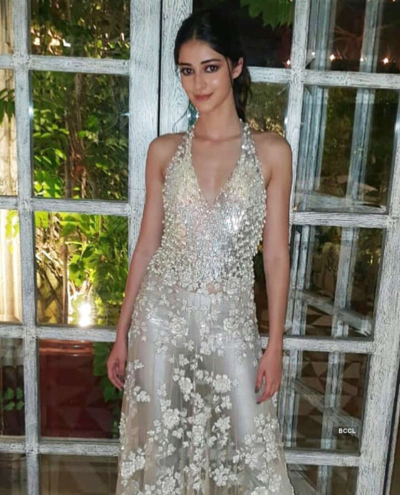 Inside pictures from Ananya Panday’s midnight birthday celebration