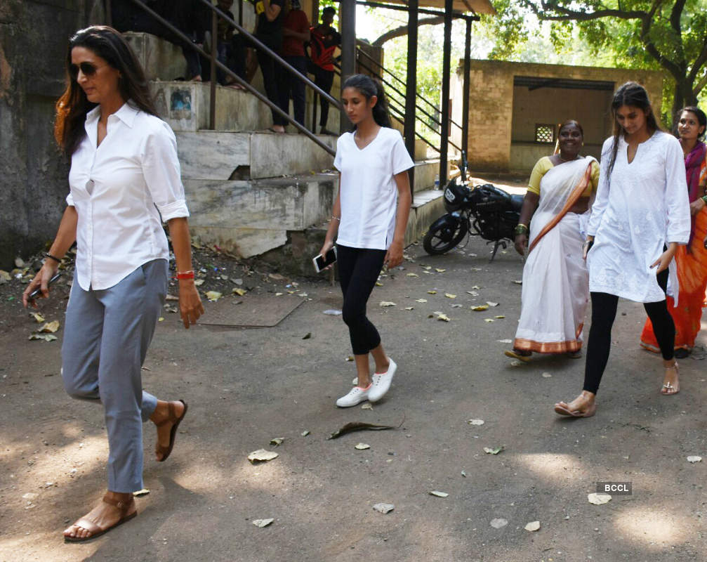 Arjun Rampal's mother passes away; ex-wife Mehr Jesia, rumoured girlfriend Gabriella Demetriades pay last respects