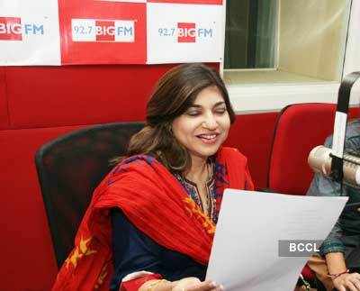 Alka pays 'aadaranjali' to Lata Ji @ BIG FM
