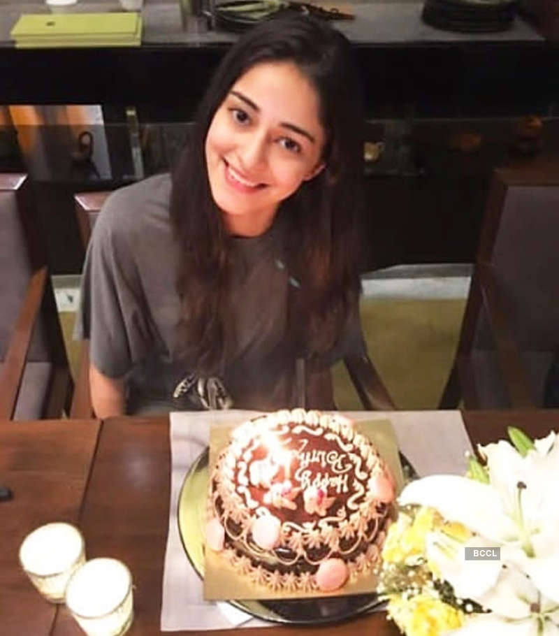 Inside pictures from Ananya Panday’s midnight birthday celebration