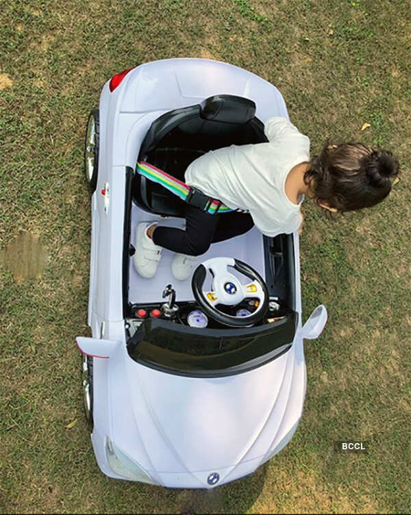 Asin Thottumkal&rsquo;s daughter Arin pictures