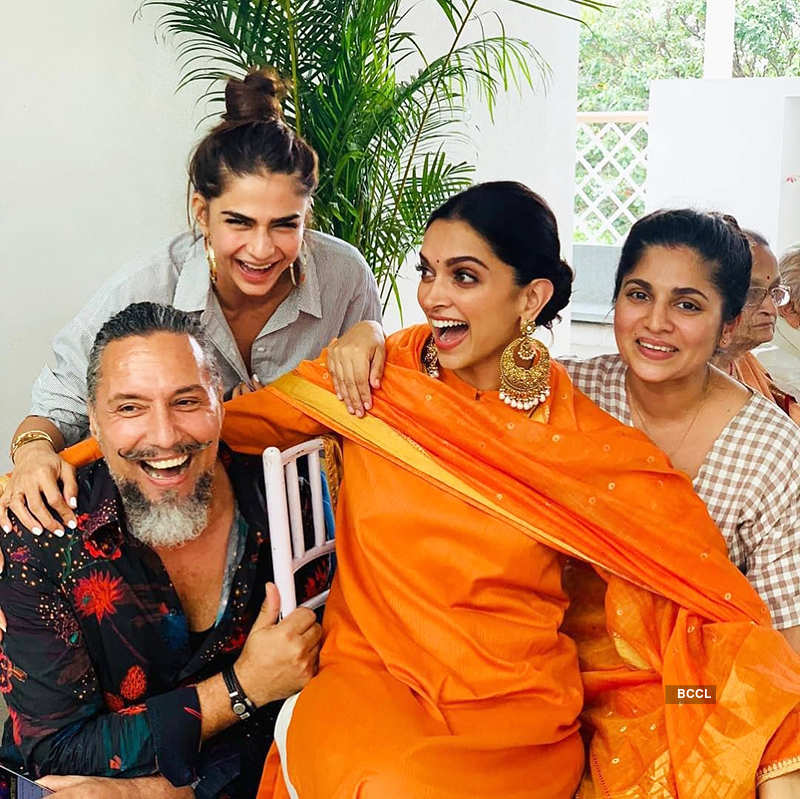 Deepika Padukone and Ranveer Singh share pictures from their Sindhi wedding ceremony