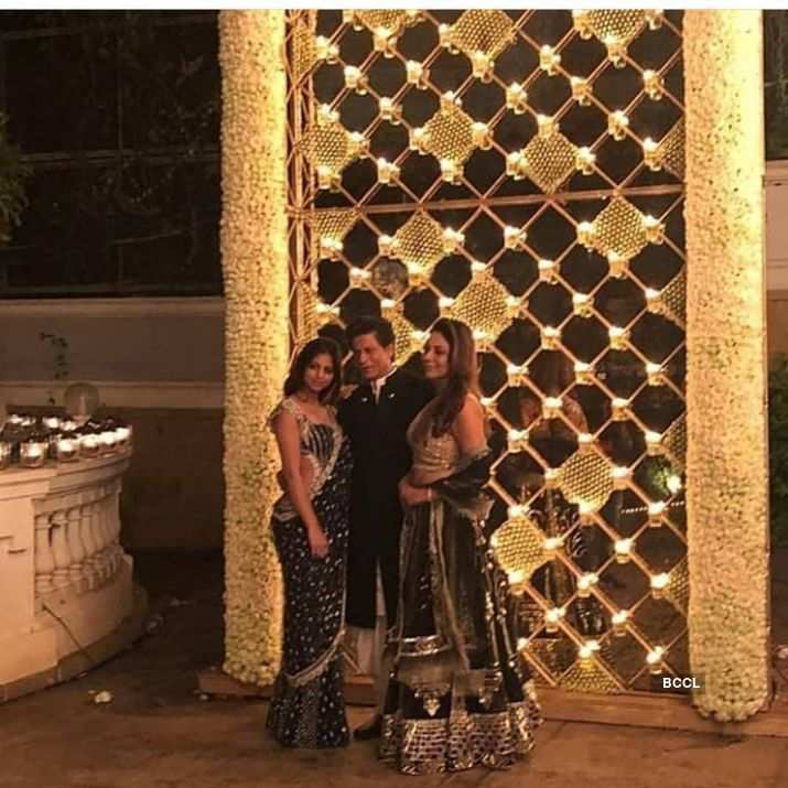 These pictures of Shah Rukh Khan's grand Diwali party are totally unmissable