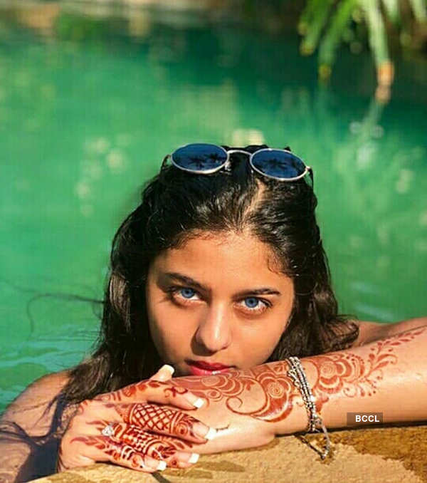 Suhana Khan is making heads turn with her glamorous pictures