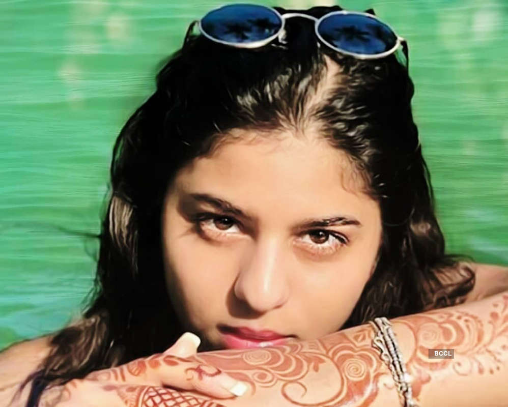 Suhana Khan is making heads turn with her glamorous pictures
