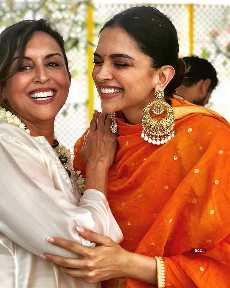 Deepika Padukone and Ranveer Singh share pictures from their Sindhi wedding ceremony