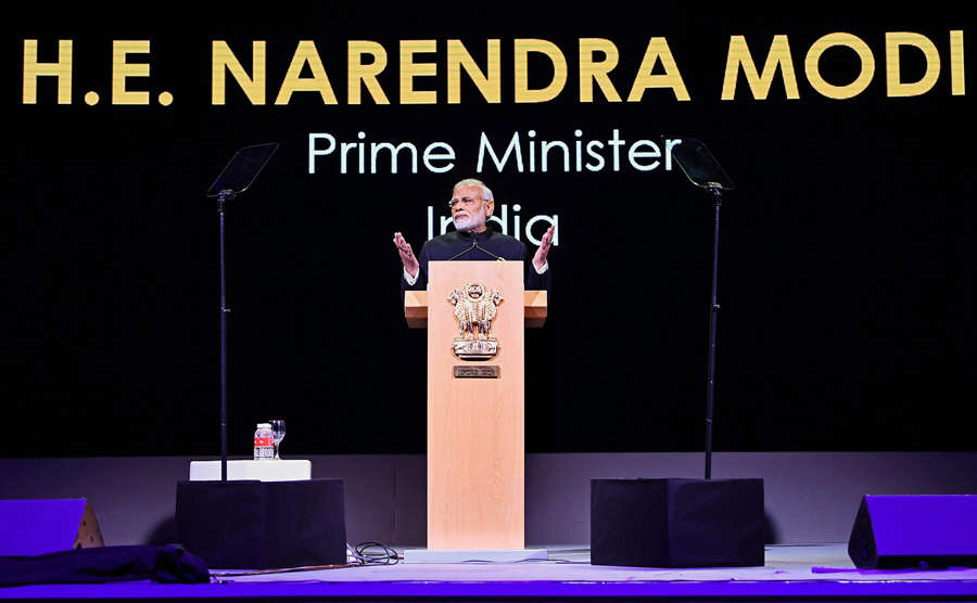PM Narendra Modi visits Singapore