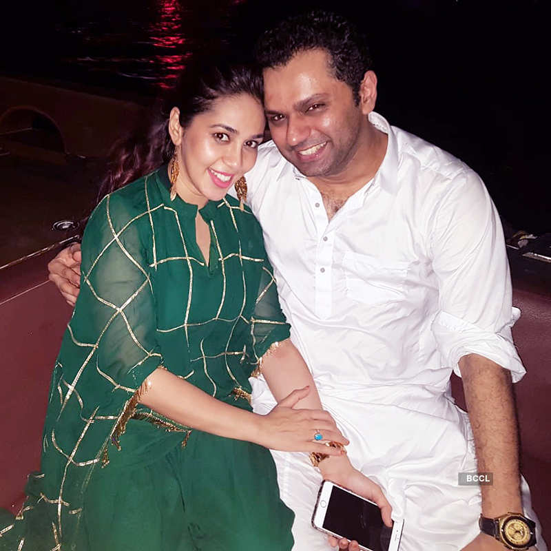 Firoza Khan gets engaged to her boyfriend Sohel Khandwani