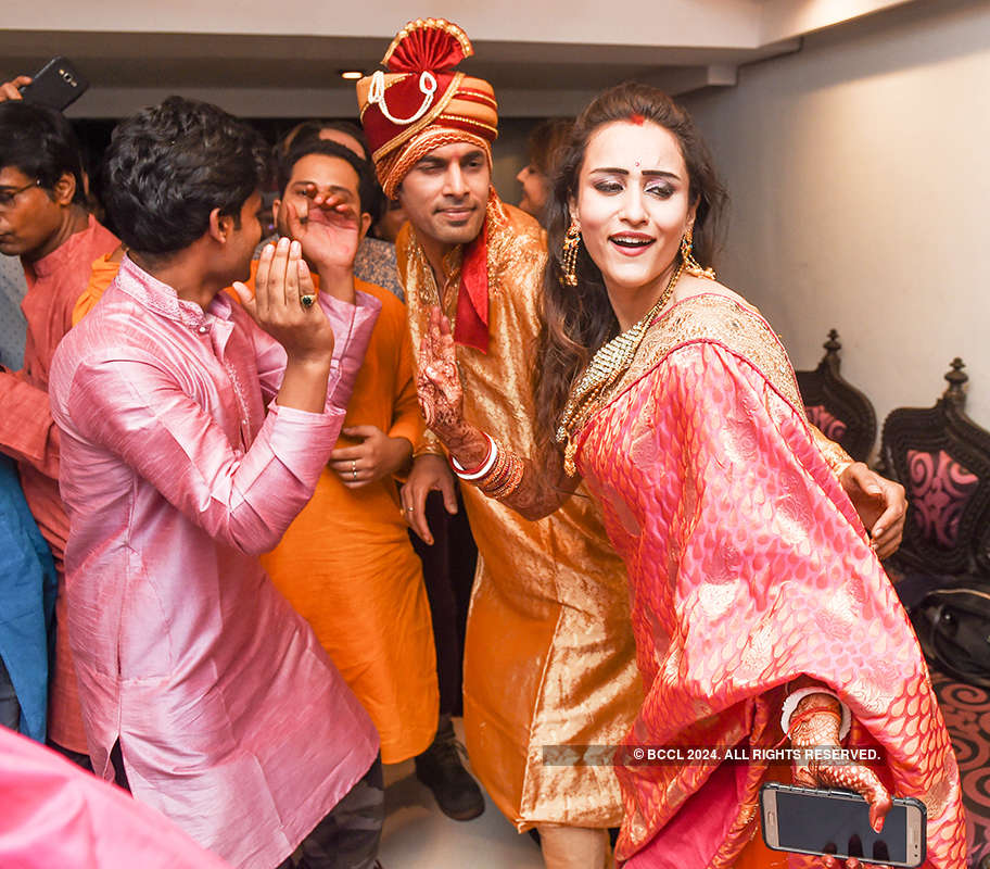 Pratyusha Banerjee's ex-beau Rahul Raj Singh breaks the dance floor on his wedding reception