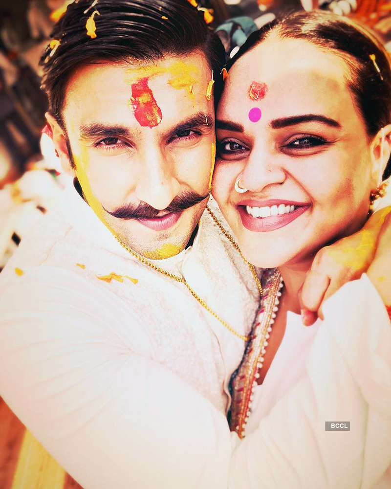 Unseen wedding pictures of Deepika Padukone and Ranveer Singh raising a toast go viral