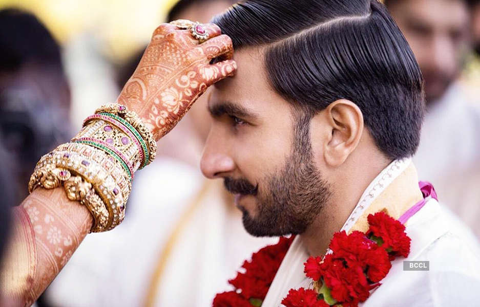 Unseen wedding pictures of Deepika Padukone and Ranveer Singh raising a toast go viral