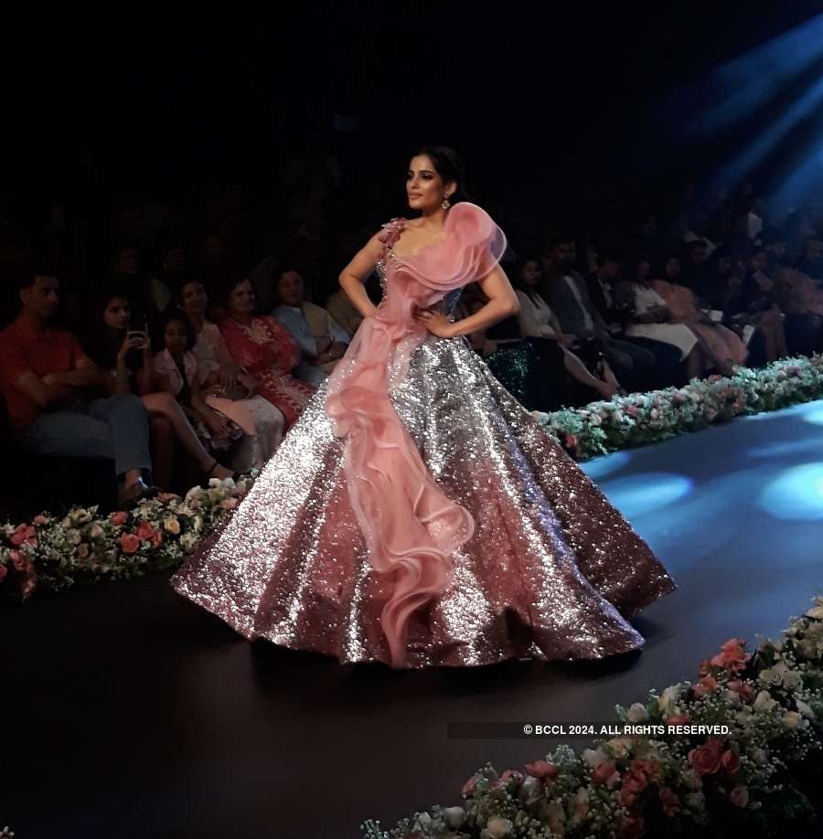 Archana Kochhar: Pune Times Fashion Week 2018 - Day 3