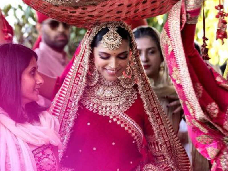 11+ Deepika Padukone Wedding Dress Full Pic