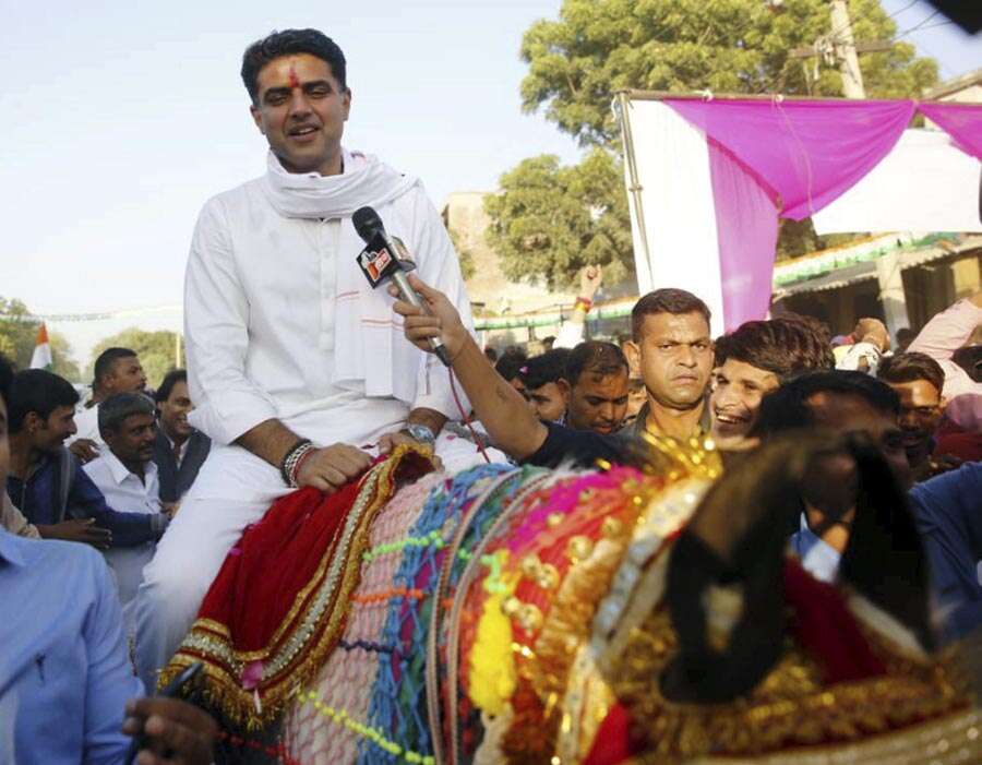 Congress, BJP go full throttle in election campaign