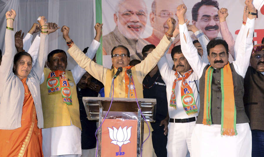Congress, BJP go full throttle in election campaign