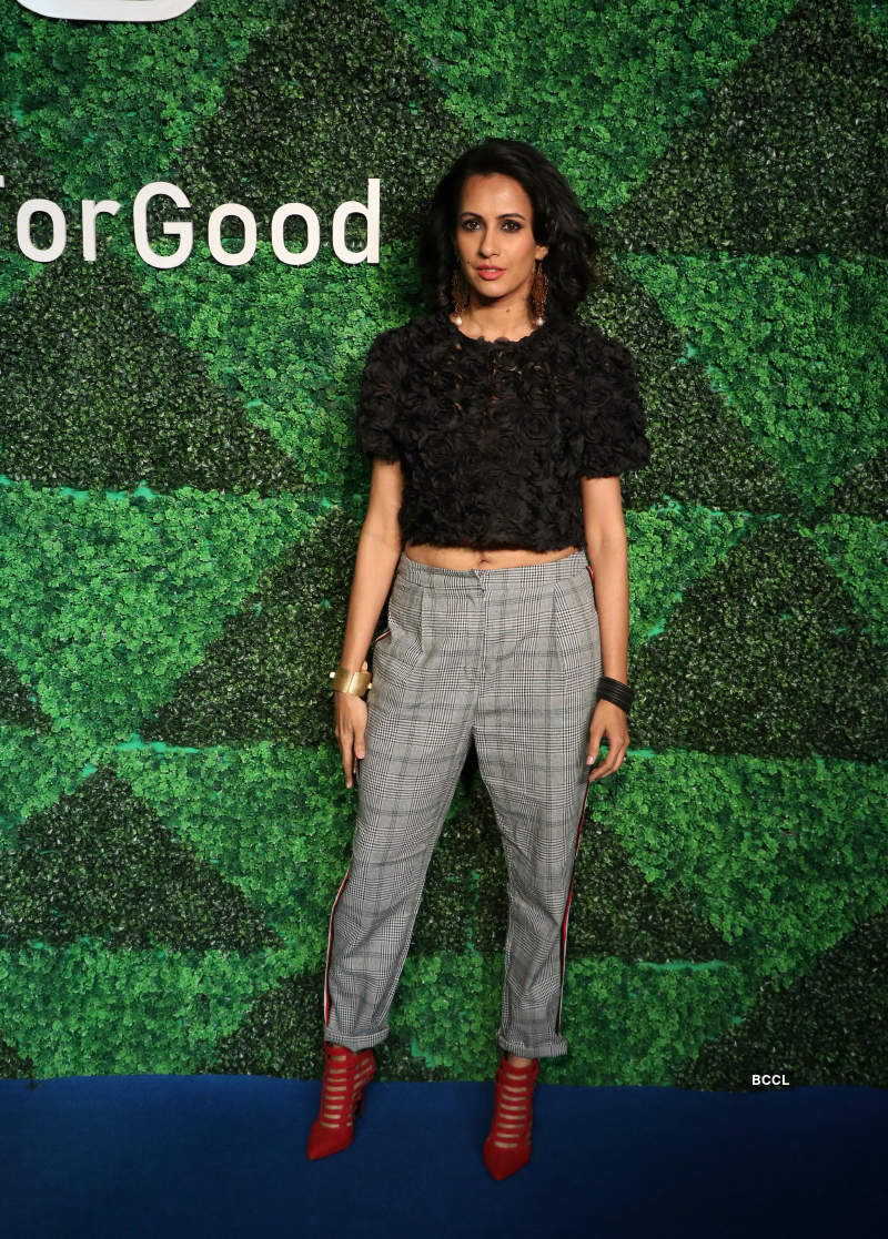 Priyanka Chopra, Janhvi Kapoor and others grace Social For Good campaign