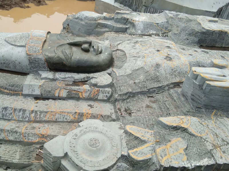 300 Tonne Vishnu Statue Lifted On 240 Tyre Trailer Chennai News