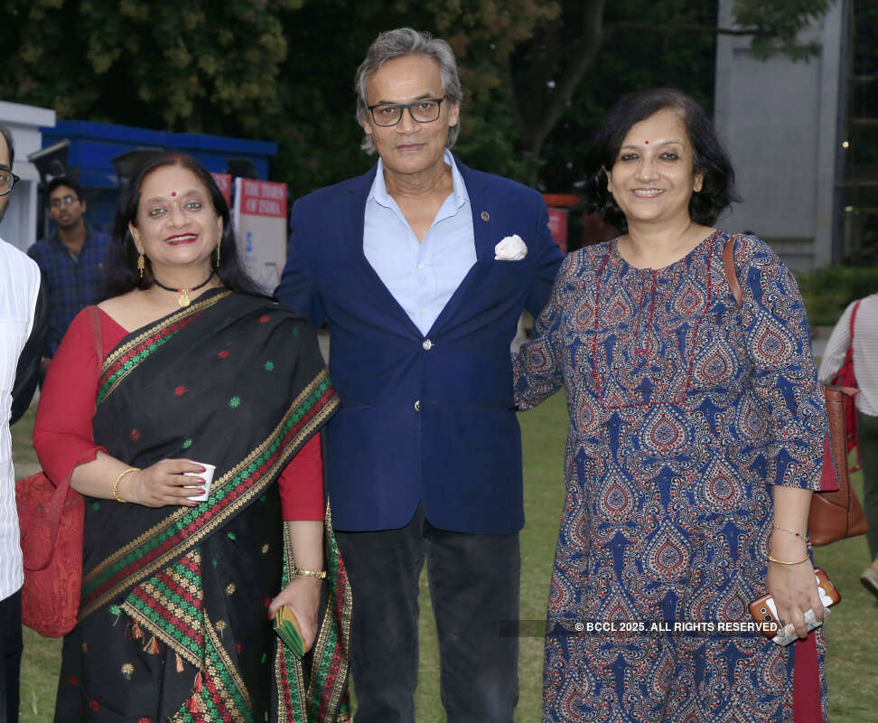 Nayantara Palchoudhuri, Anil Mukerji and Chandrima Roy