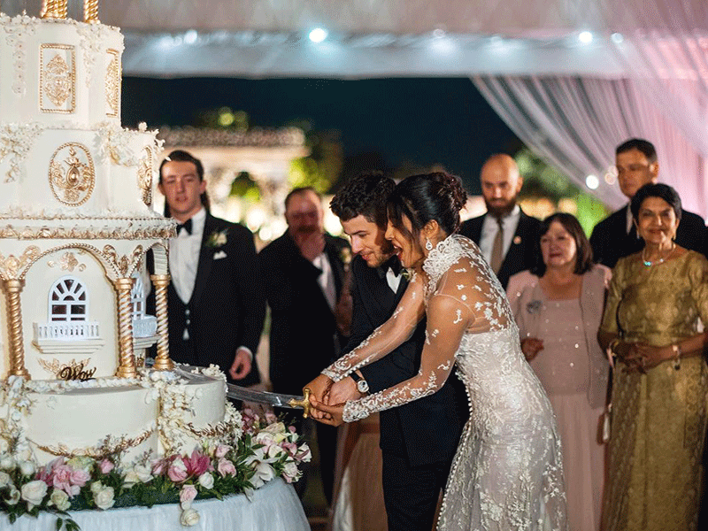 Get the details about Priyanka Chopra and Nick Jonas' 18-foot tall wedding  cake