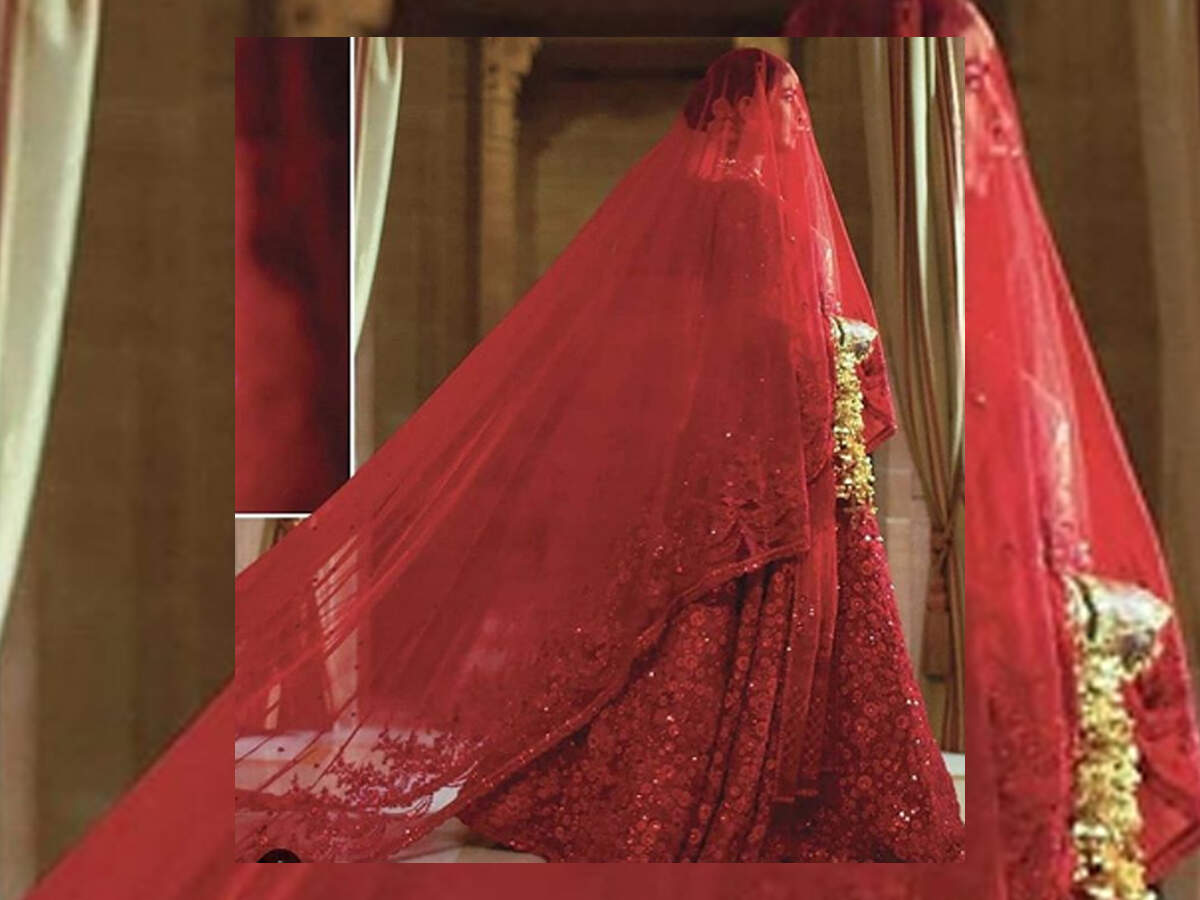 priyanka red lehenga